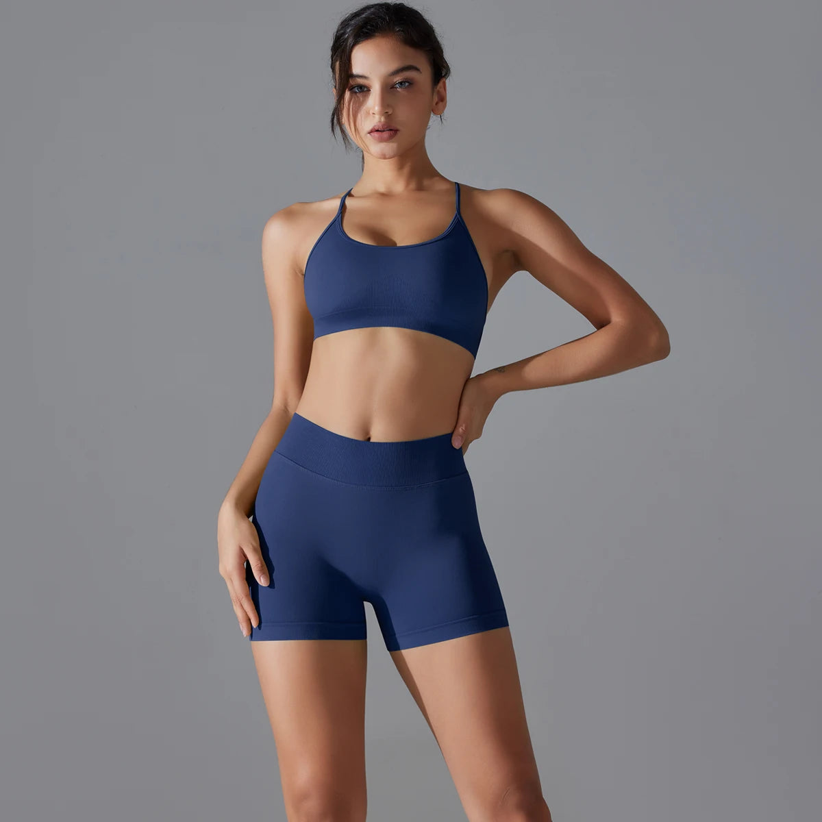 Conjunto Feminino Esportivo- Shorts para treino