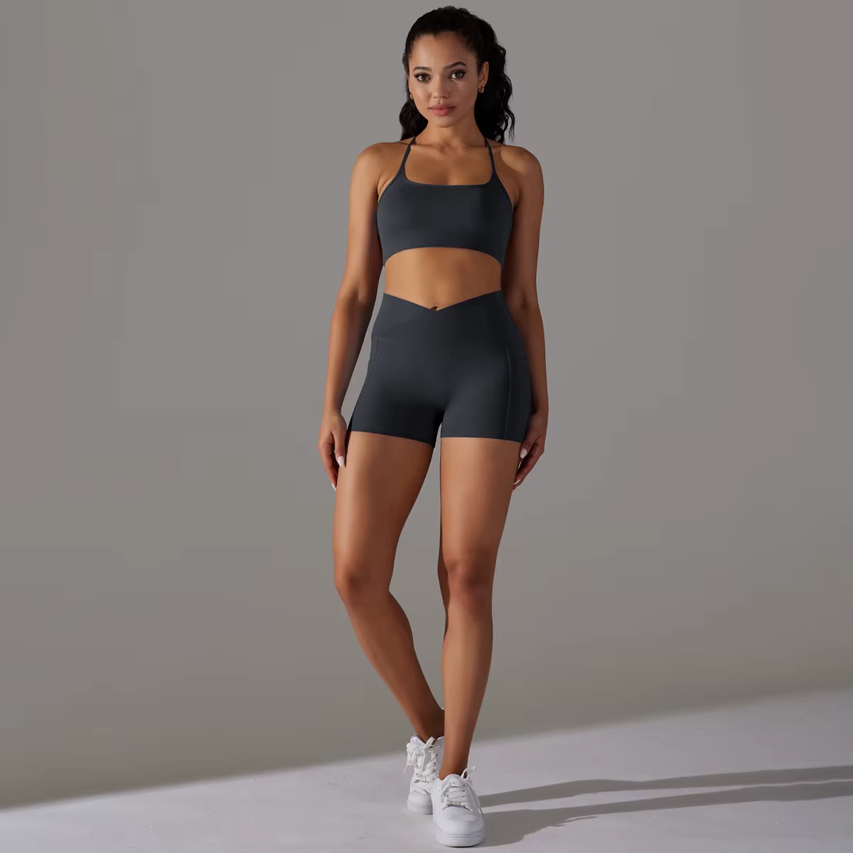 Conjunto Fitness Feminino Short + Top Esportivo com Bolso Lateral