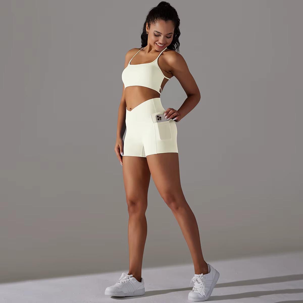 Conjunto Fitness Feminino Short + Top Esportivo com Bolso Lateral