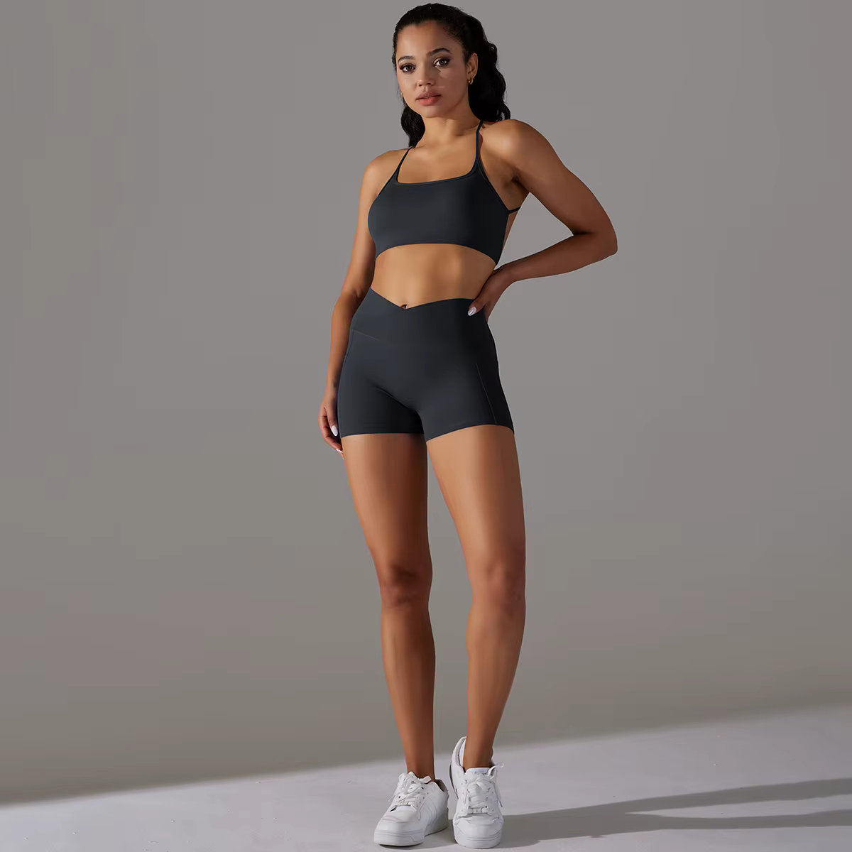 Conjunto Fitness Feminino Short + Top Esportivo com Bolso Lateral