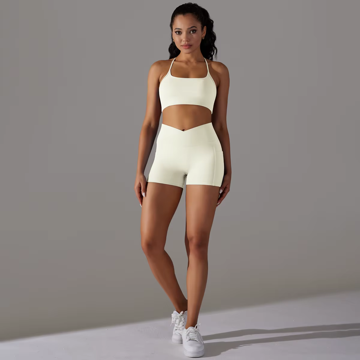Conjunto Fitness Feminino Short + Top Esportivo com Bolso Lateral