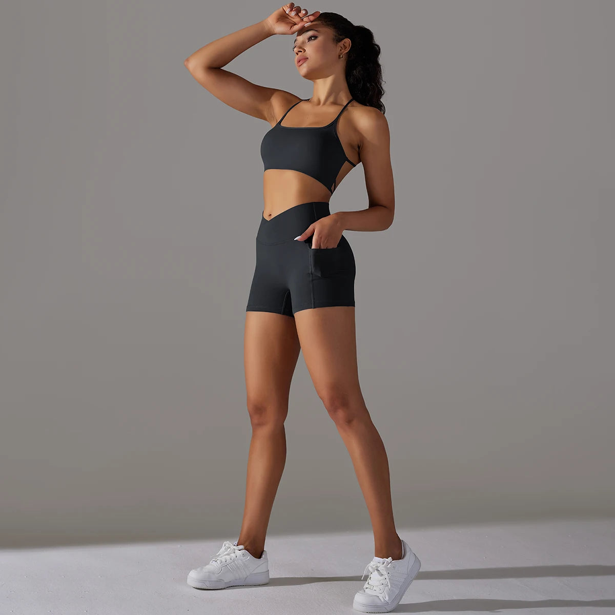 Conjunto Fitness Feminino Short + Top Esportivo com Bolso Lateral